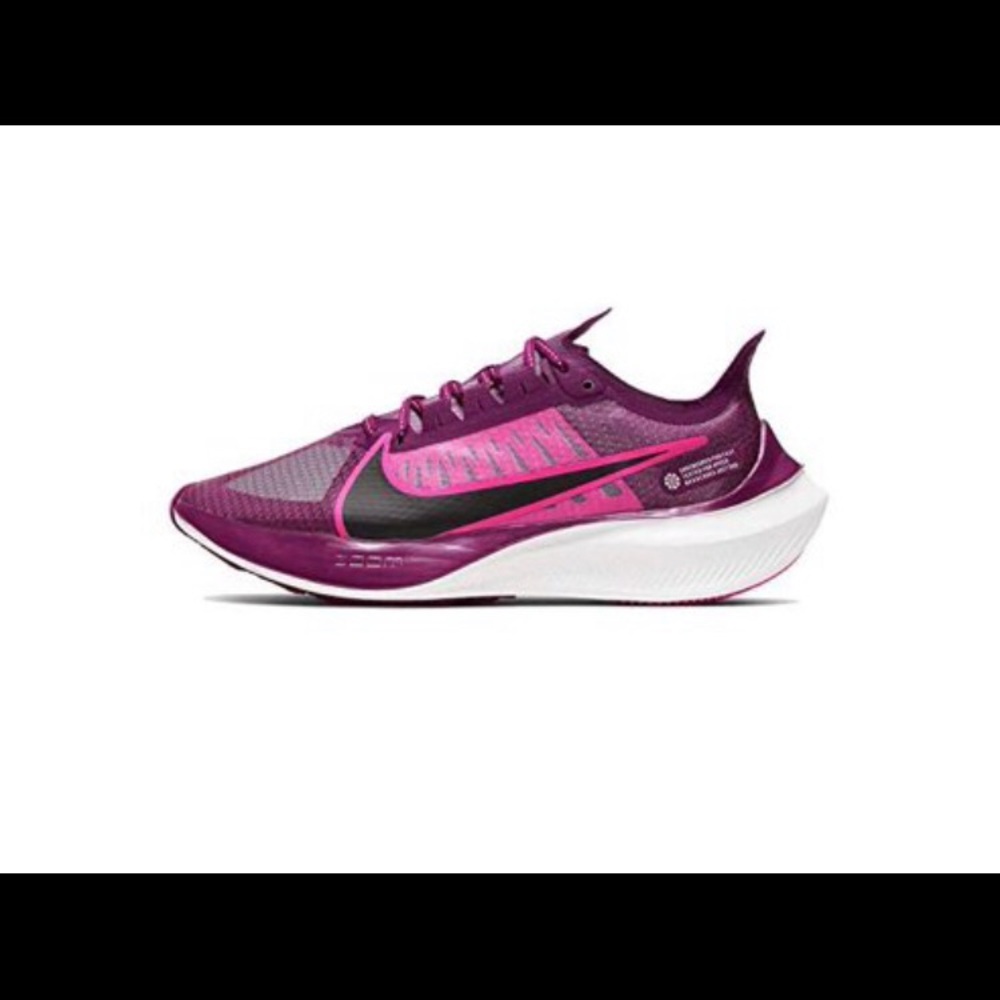Nike Women’s Zoom Gravity RUNNING Shoes